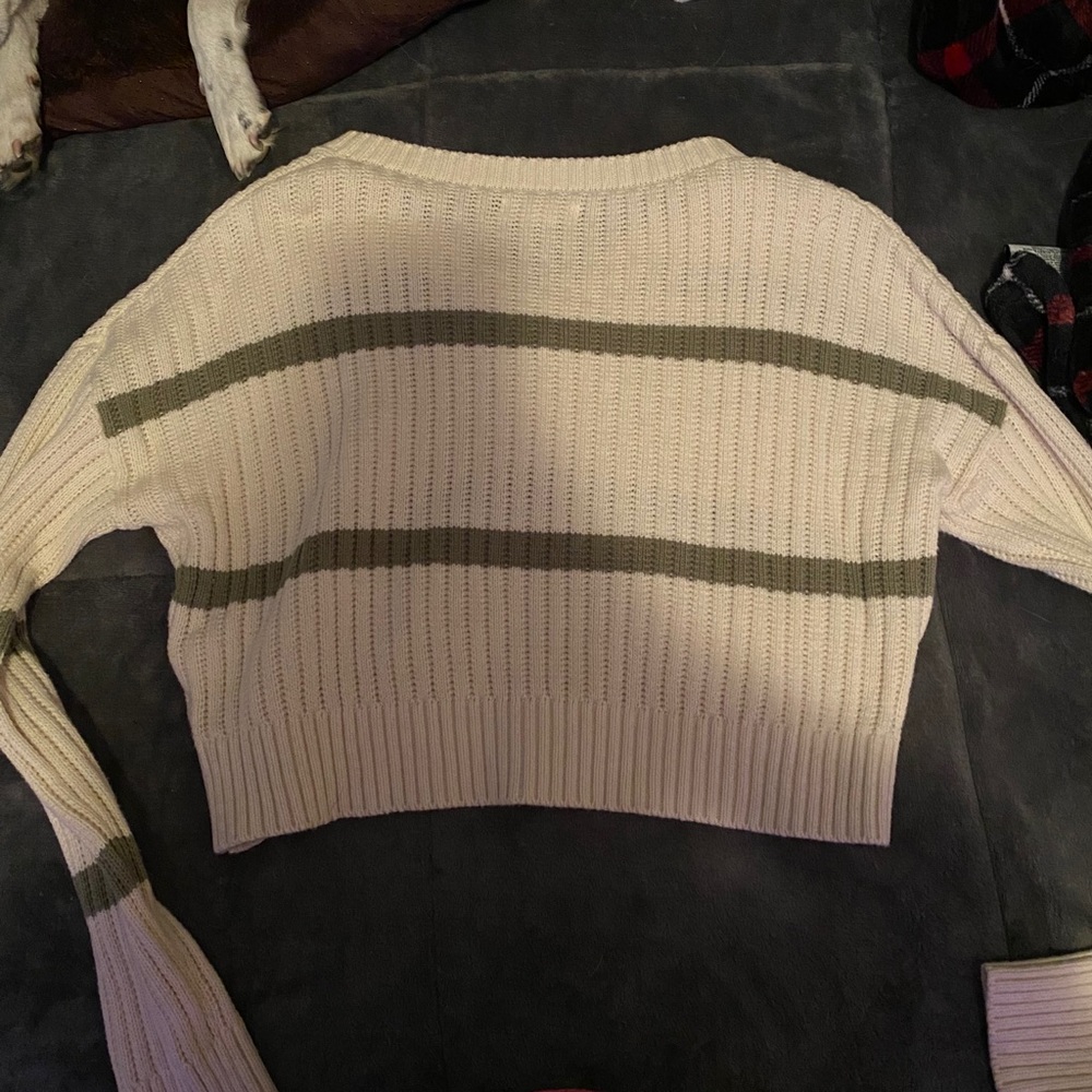 sweater - Picture 2 of 2